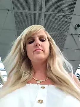 Sexybiene969 from StripChat is Freechat