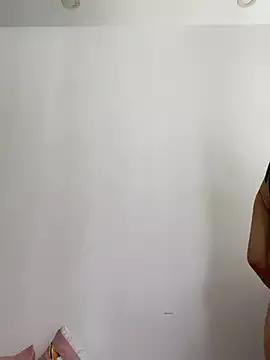 sexybody-sexyface from StripChat is Freechat