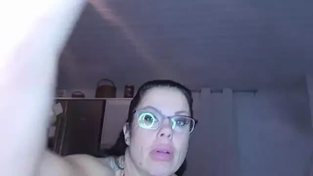 sexygilf82 from StripChat is Freechat