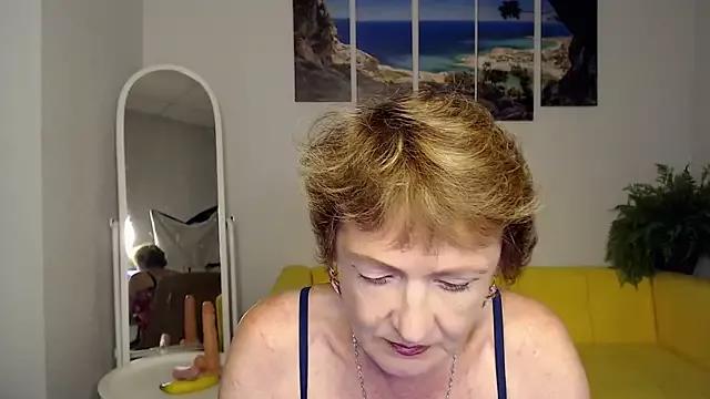 SexyGrandma_ from StripChat is Freechat