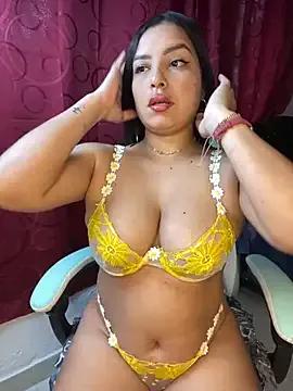 Sexymoom32 from StripChat is Freechat