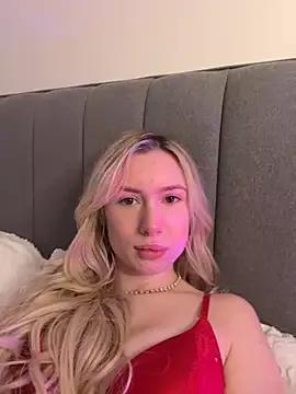 SexySaraxxoo from StripChat is Freechat