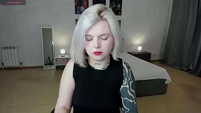 shadow__purrr from StripChat is Freechat