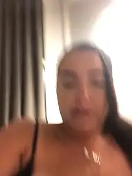shelovesc from StripChat is Freechat