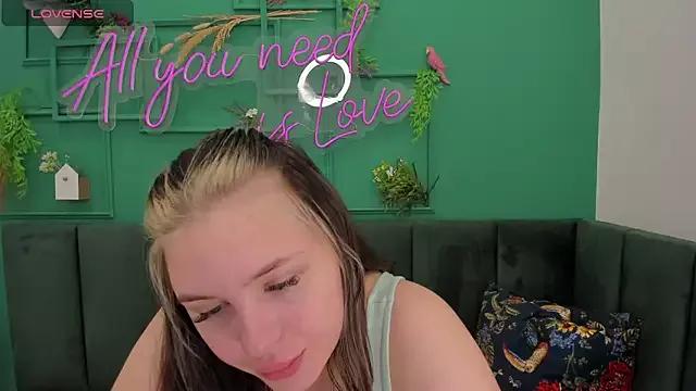 Sherry__cherry from StripChat is Freechat