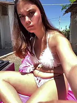 Siena_Amaris from StripChat is Freechat