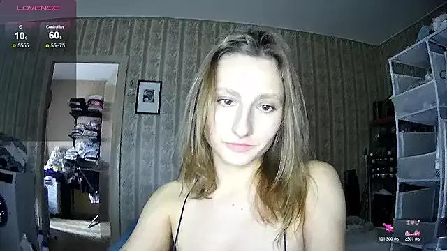 SilkenGrace from StripChat is Freechat