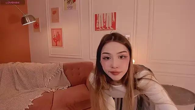 sillybloom from StripChat is Freechat
