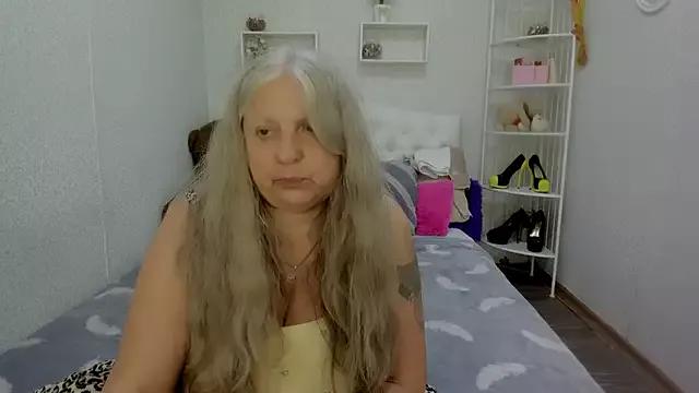 silver_moon_light from StripChat is Freechat