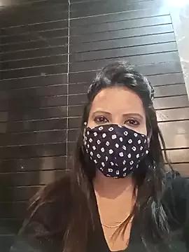 simmi_love from StripChat is Freechat