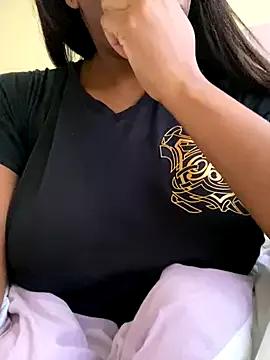 Sipsdoll from StripChat is Freechat