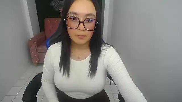 Siren_skye_t from StripChat is Freechat