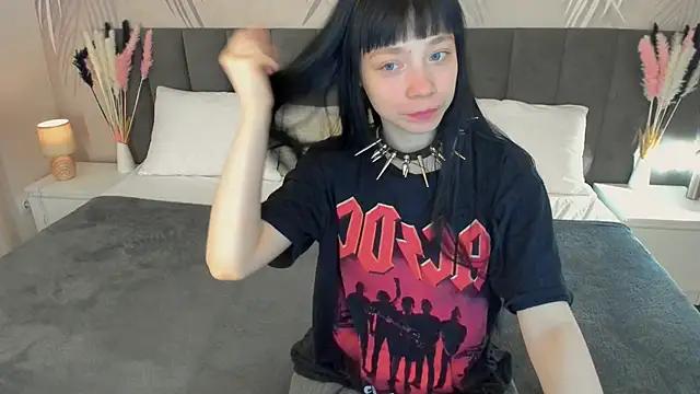 SkinyJoyce from StripChat is Freechat