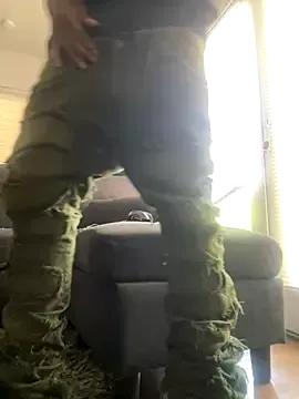 SlimeCrownzOut5 from StripChat is Freechat