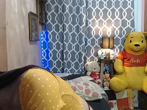 slut_clio from StripChat is Freechat