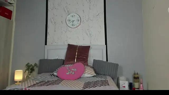 Check-out our cam rooms range and converse on a personal level with our delicious livecams streamers, showing off their spicy curves and toys.
