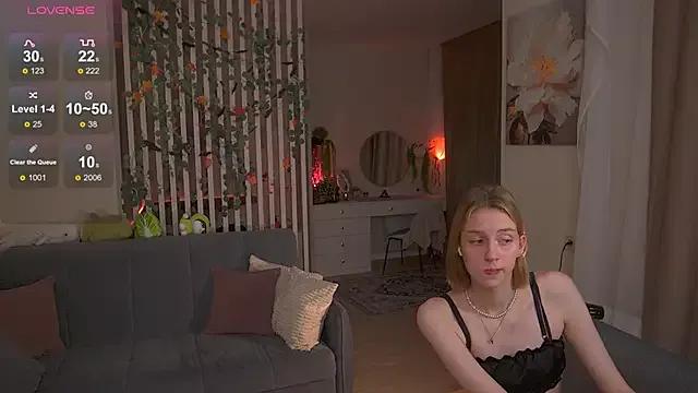 sofiapurex from StripChat is Freechat