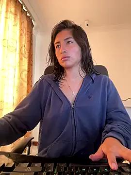 sophie_conelly from StripChat is Freechat