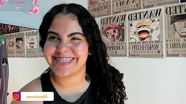 Sophie_Luna_ from StripChat is Freechat