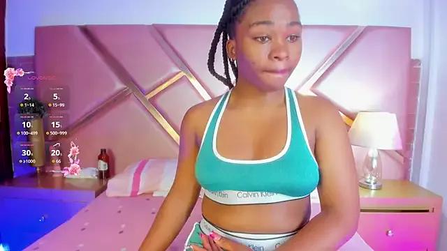 SophieSinclair from StripChat is Freechat