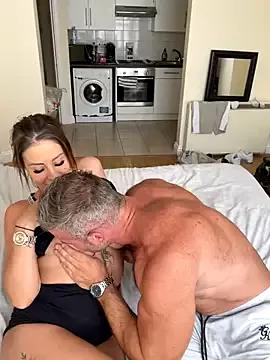 Spiceycouple69x from StripChat is Freechat