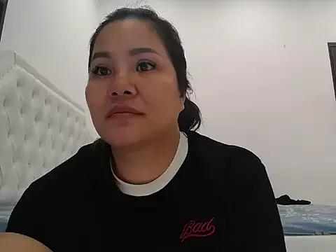 Squirt_tsunami__ from StripChat is Freechat
