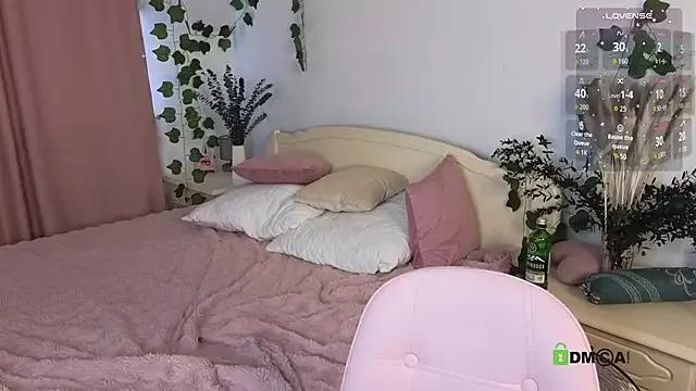 SquirtBabee from StripChat is Freechat