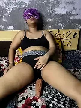 SquirtPiHu from StripChat is Freechat