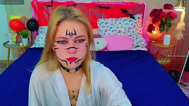 Check-out our cam rooms range and converse on a personal level with our delicious livecams streamers, showing off their spicy curves and toys.