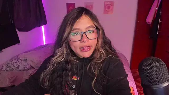 StephaniFox from StripChat is Freechat