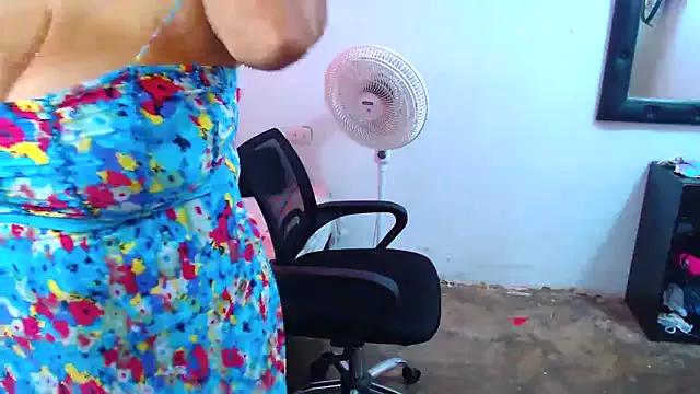 stephanny2 from StripChat is Freechat