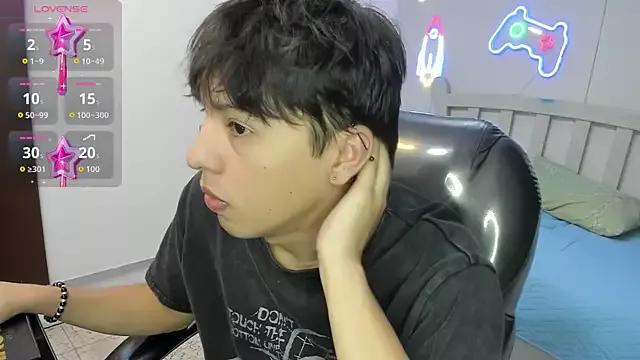 StiwenTwink from StripChat is Freechat