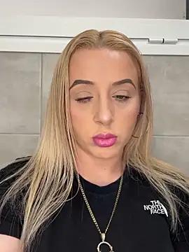Photos of Strongqueen from StripChat is Freechat