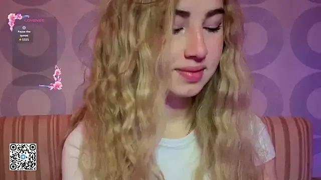 sugarskitty from StripChat is Freechat