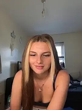 Summer21k from StripChat is Freechat