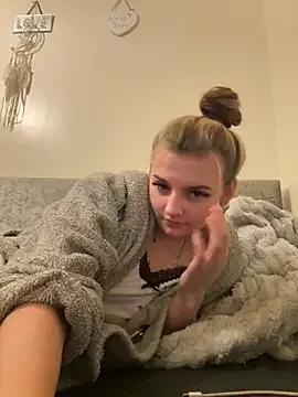 Summer21k from StripChat is Freechat