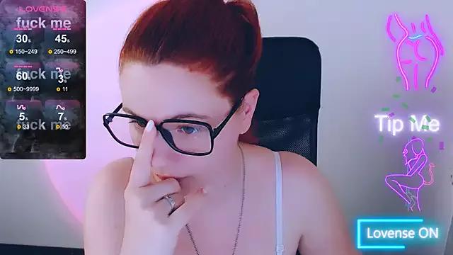 Sun_Alexia from StripChat is Freechat