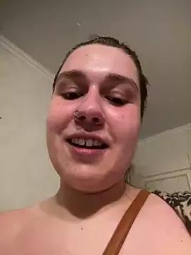 SuzieMurray from StripChat is Freechat