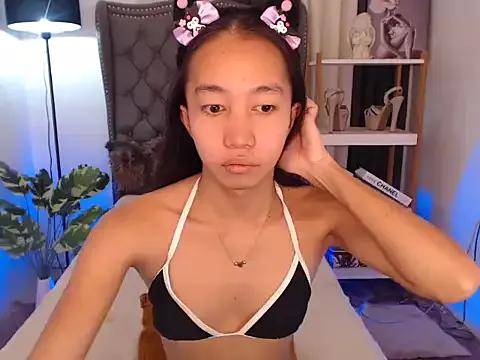 Sweet_kittyxx from StripChat is Freechat