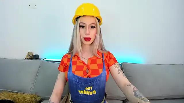 Check-out our cam rooms range and converse on a personal level with our delicious livecams streamers, showing off their spicy curves and toys.