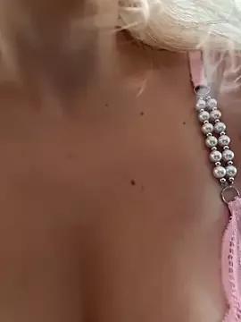 SweetCatherina from StripChat is Freechat
