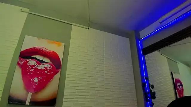 sweetieandjuicyy from StripChat is Freechat