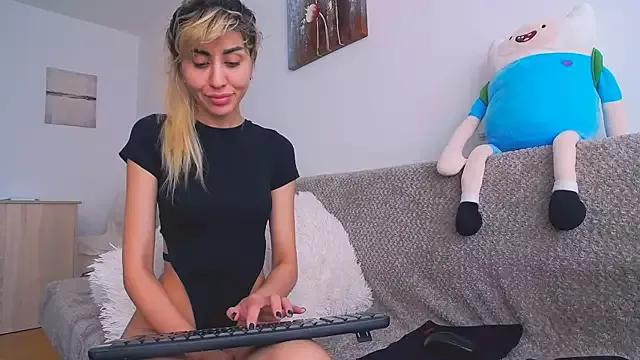 SweetJessy26 from StripChat is Freechat