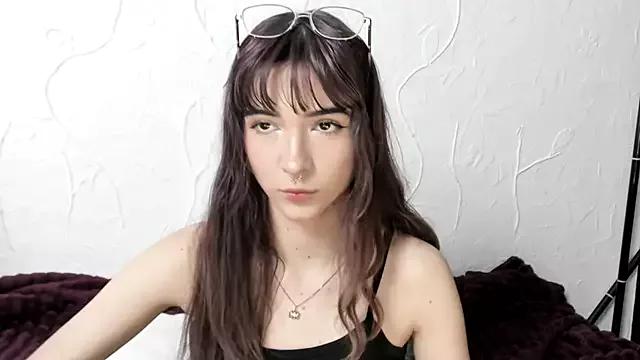sweetmilk2006 from StripChat is Freechat