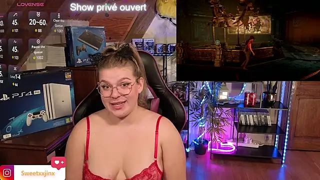 Check-out our cam rooms range and converse on a personal level with our delicious livecams streamers, showing off their spicy curves and toys.