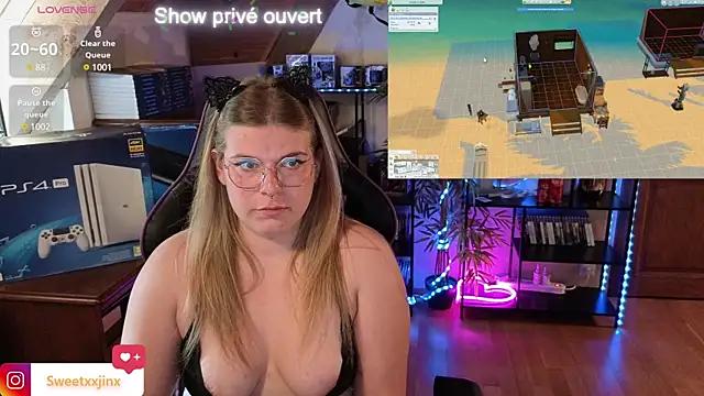 Check-out our cam rooms range and converse on a personal level with our delicious livecams streamers, showing off their spicy curves and toys.