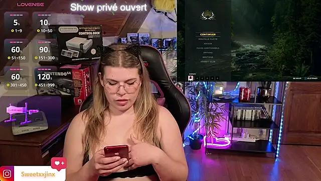 Check-out our cam rooms range and converse on a personal level with our delicious livecams streamers, showing off their spicy curves and toys.