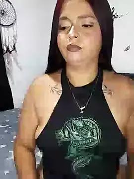 Taffy-Emma_love from StripChat is Freechat