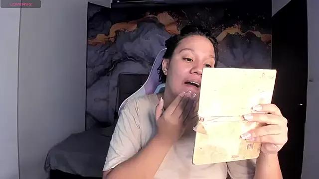 Tamara_Johnss_ from StripChat is Freechat