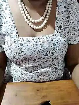 Tamil_Radha from StripChat is Freechat